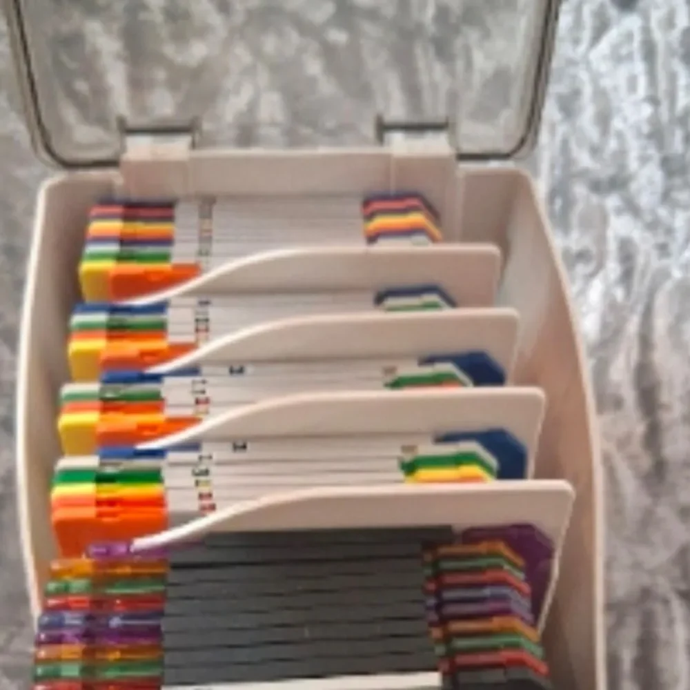 Rotating Color-Coded Index Card Holder - Picture 6 of 9